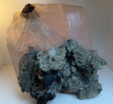 Calcite (Manganoan)               with sphaleite and Quartz - Dalnegorok, Russia view two